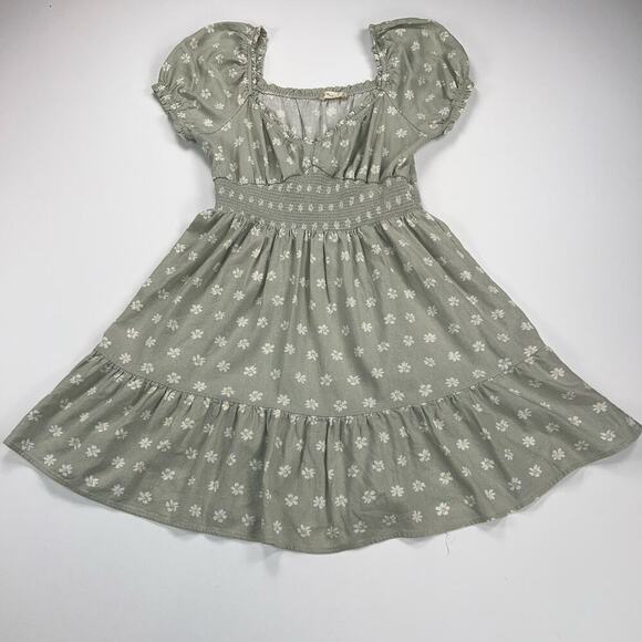 Altar’d State Sage Green Daisy Floral Smocked Babydoll Ruffle Mini Dress Size L - Picture 4 of 12